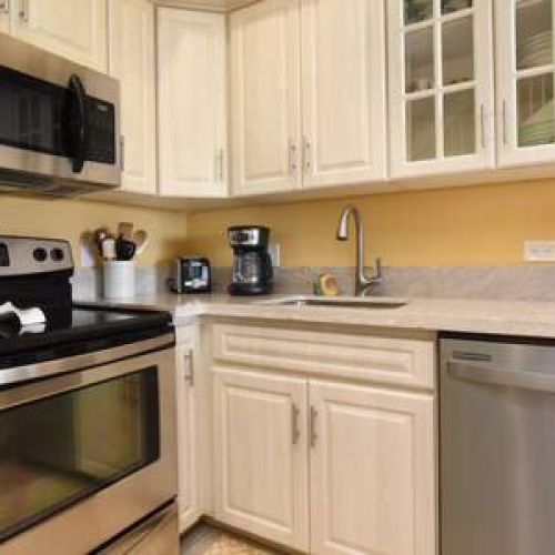 Fully equipped kitchen with your stay in mind.