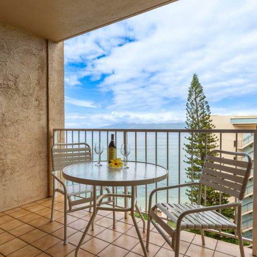 Celebrate your Maui memories at your outdoor dining table on your private lanai.