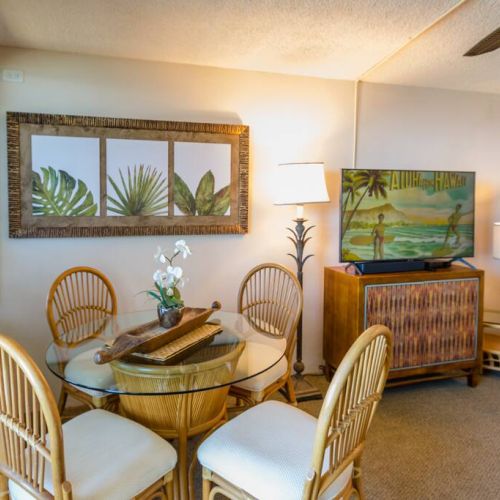 Dining table for 4 people