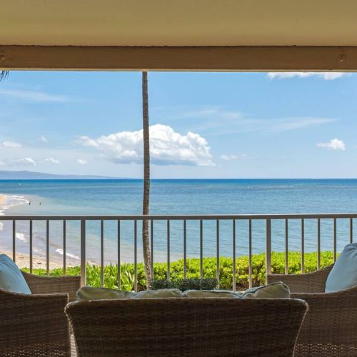 Lanai lounging with a view.