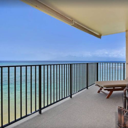 Large shaded lanai with stunning ocean views