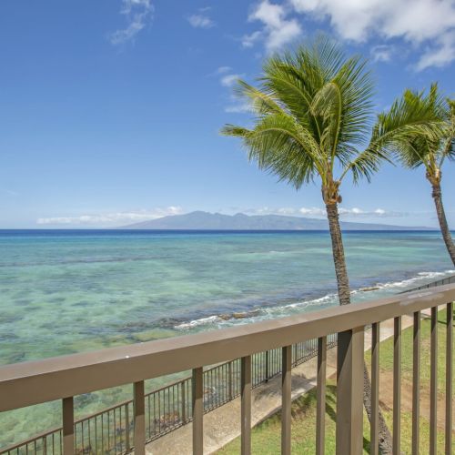 Sidewalk down to steps for snorkeling