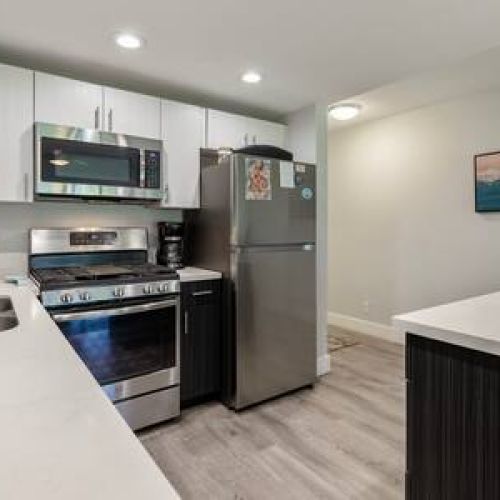 Fully equipped kitchen with Quartz countertops and stainless appliances