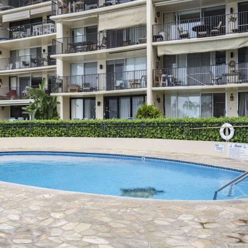 Hololani ocean front pool area