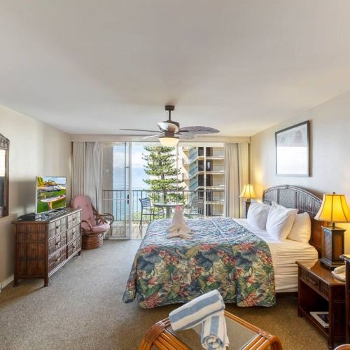 Central AC, smart TV with cable, and plenty of space in this studio to stay comfortable.