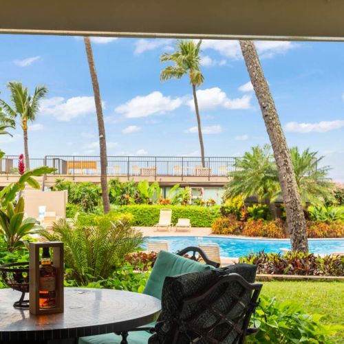 Steps to the Hale Ono Loa pool.