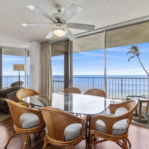 Dining table for 6 with a view