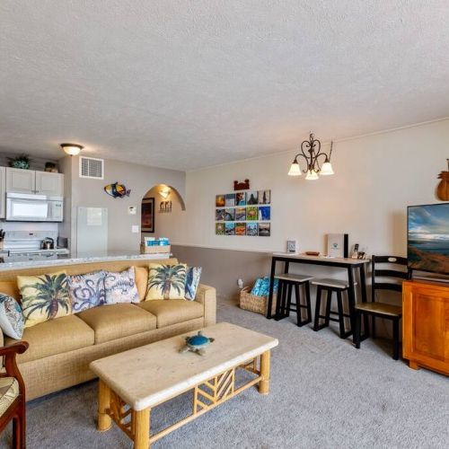 Coastal vibes throughout Sugar Beach 531.