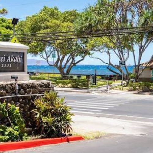 Kihei Akahi located right across the street from Kamaole II Beach park.