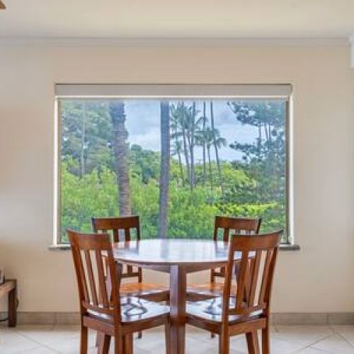 Dining table for 4 people