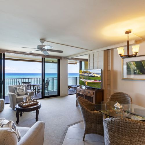 The ocean is calling from inside Hololani A404