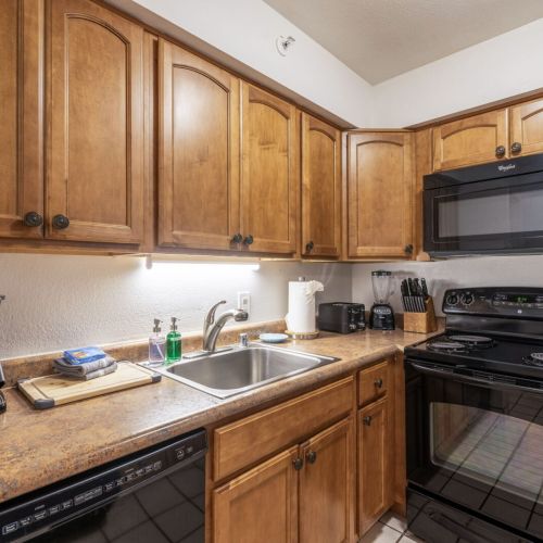 Full equipped kitchen to enjoy a home cooked meal.