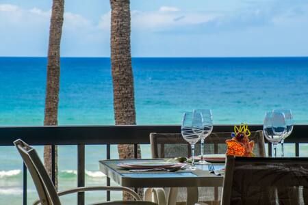 Table with a view... Welcome to the "Fish Condo" at Hale Mahina.