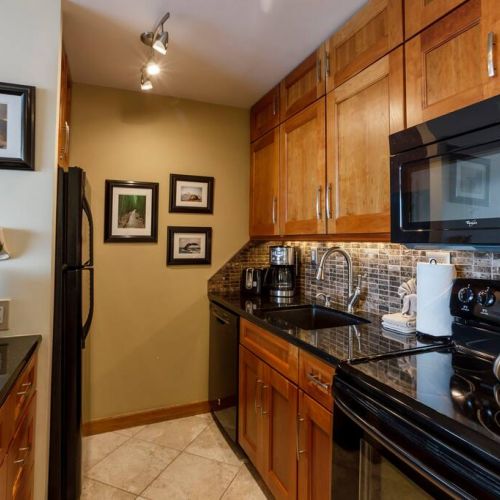 Stay Aloha provides needed paper towels, trash bags, dish, & detergent/soaps.