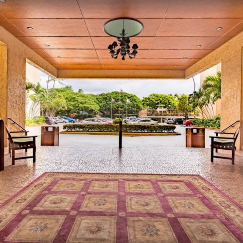 Royal Kahana entrance