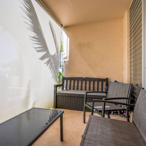 Twist handle sun shades to keep the unit cool and provide shade from the afternoon sun.