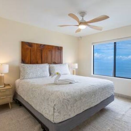 King size bed with ocean view