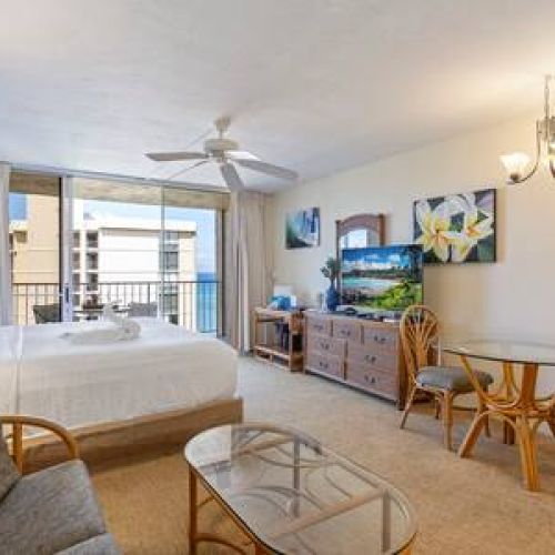 Central AC, smart tv with cable, dining area, and everything needed to feel at home
