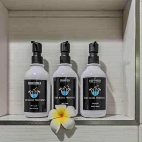 Made in Hawaii, Organic, and island friendly 16oz bottles courtesy of Stay Aloha