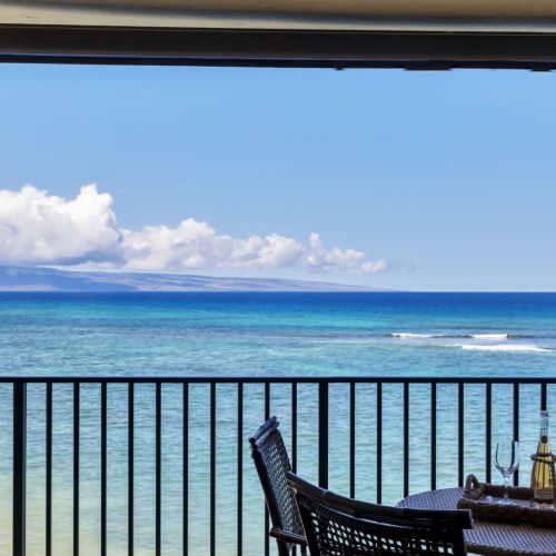 Ocean and Molokai island views from lanai