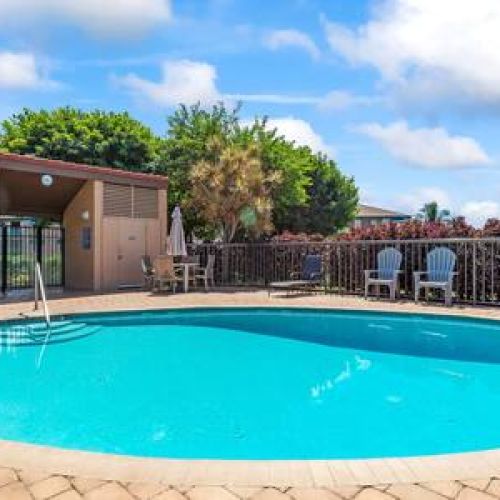 Maui Vista pool area with seating