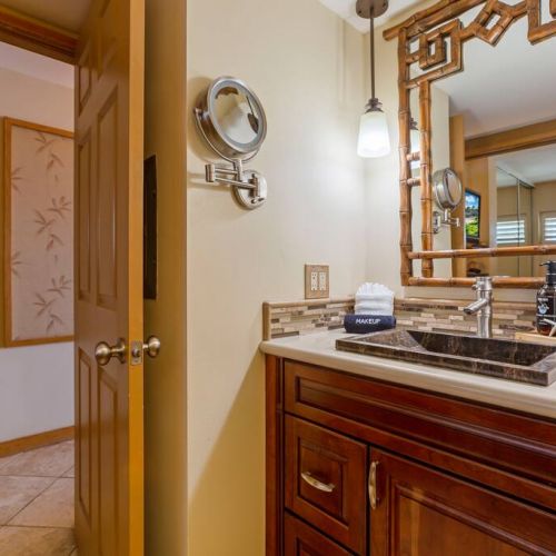 Stay Aloha provides luxury organic bath essentials.