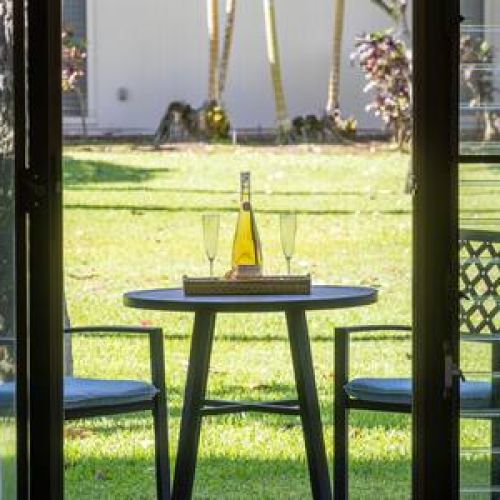 Cheers to your Maui memories!