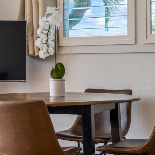 Dining table for 4 people