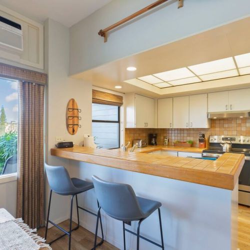 Window AC unit in common area to go with those cool Kapalua breezes.