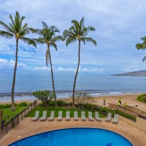 Kihei Beach Resort oceanfront Pool area