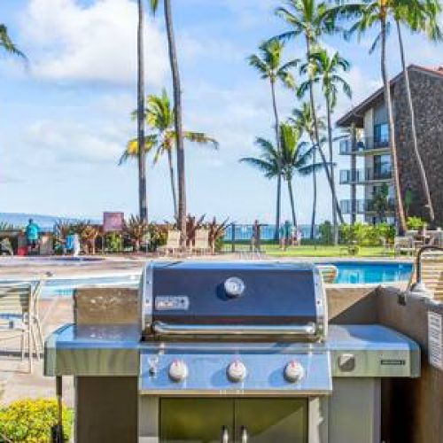 BBQ area near pool
