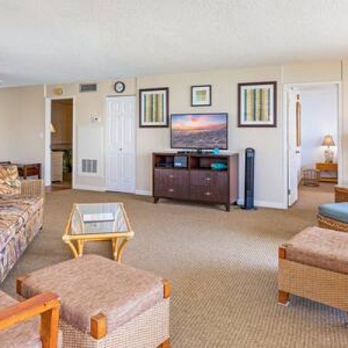 Spacious living area with plenty of seating