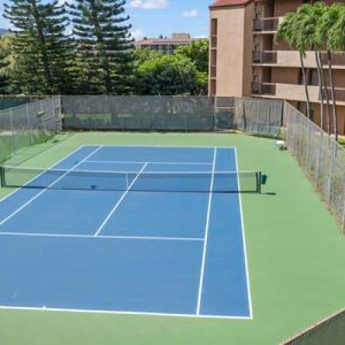 Tennis courts at Maui Vista