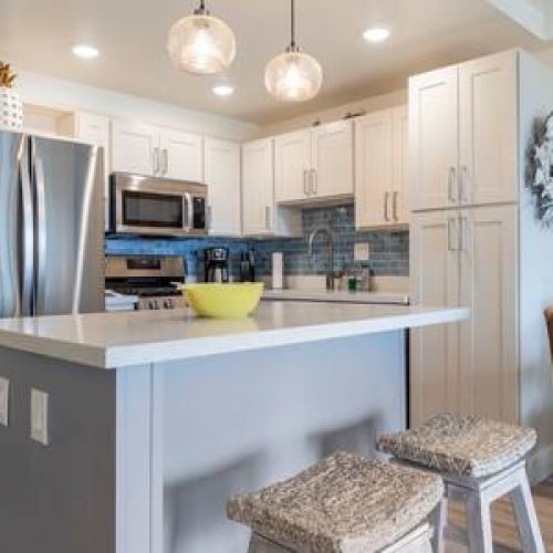 Bright and open kitchen with luxury finishings