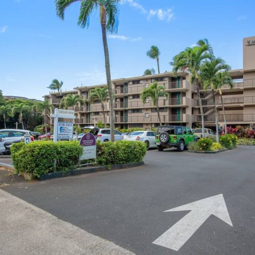 Hale Ono Loa entrance at 3823 Lower Honoapiilani Rd.