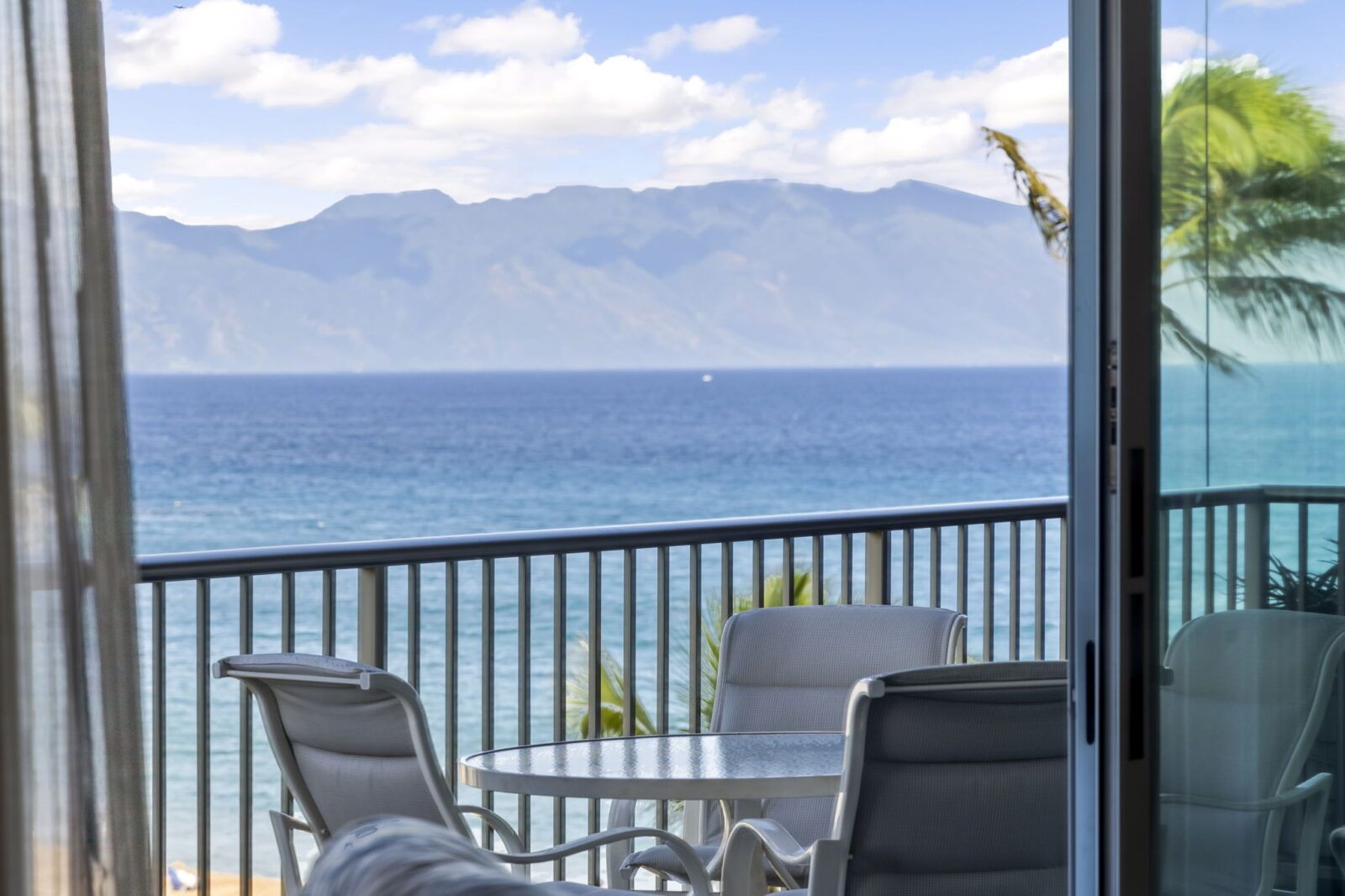 Whaler 508 Main Image