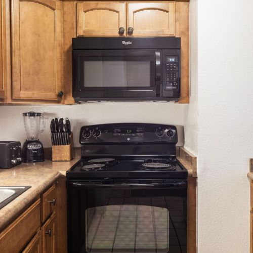 Full equipped kitchen to enjoy a home cooked meal.