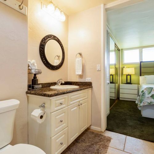 En suite full bathroom