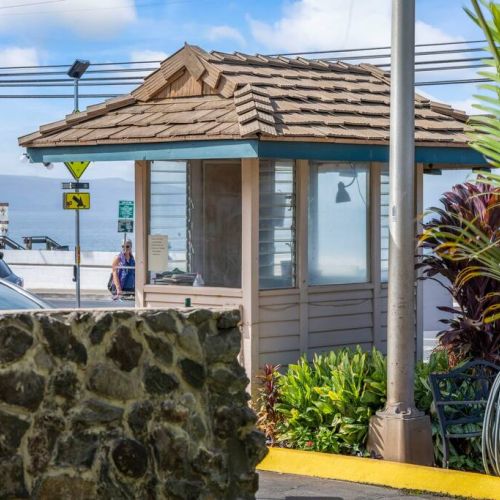 This is a front row unit at Kihei Kai Nani.