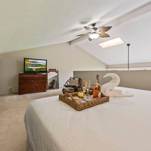 TV with cable in upstairs loft bedroom