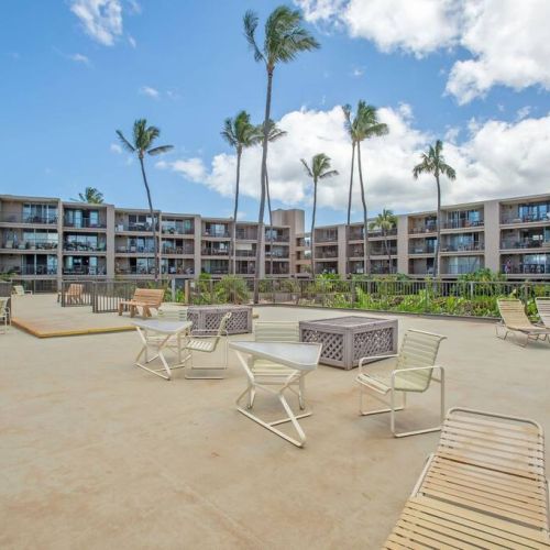 Large sun deck area.